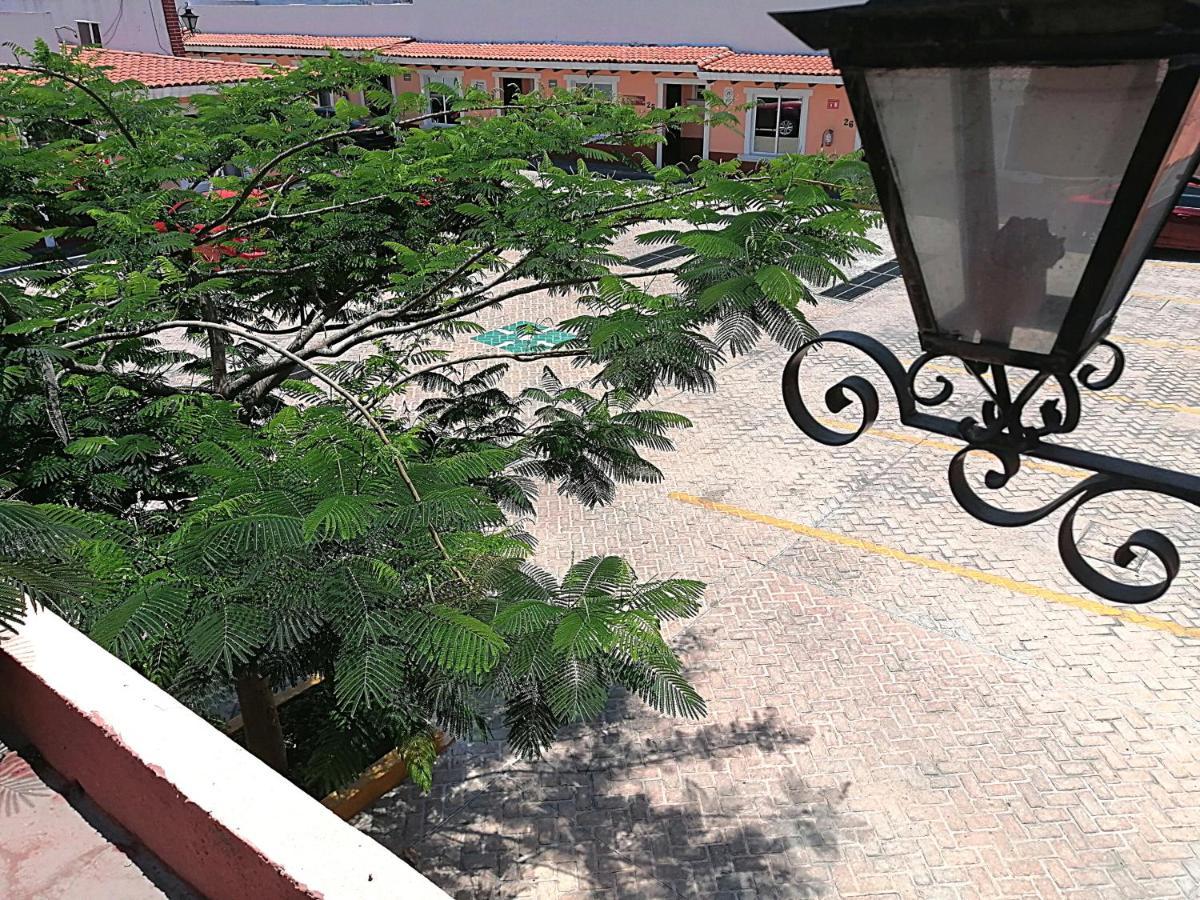 Hotel Aquiles Guadalajara Luaran gambar