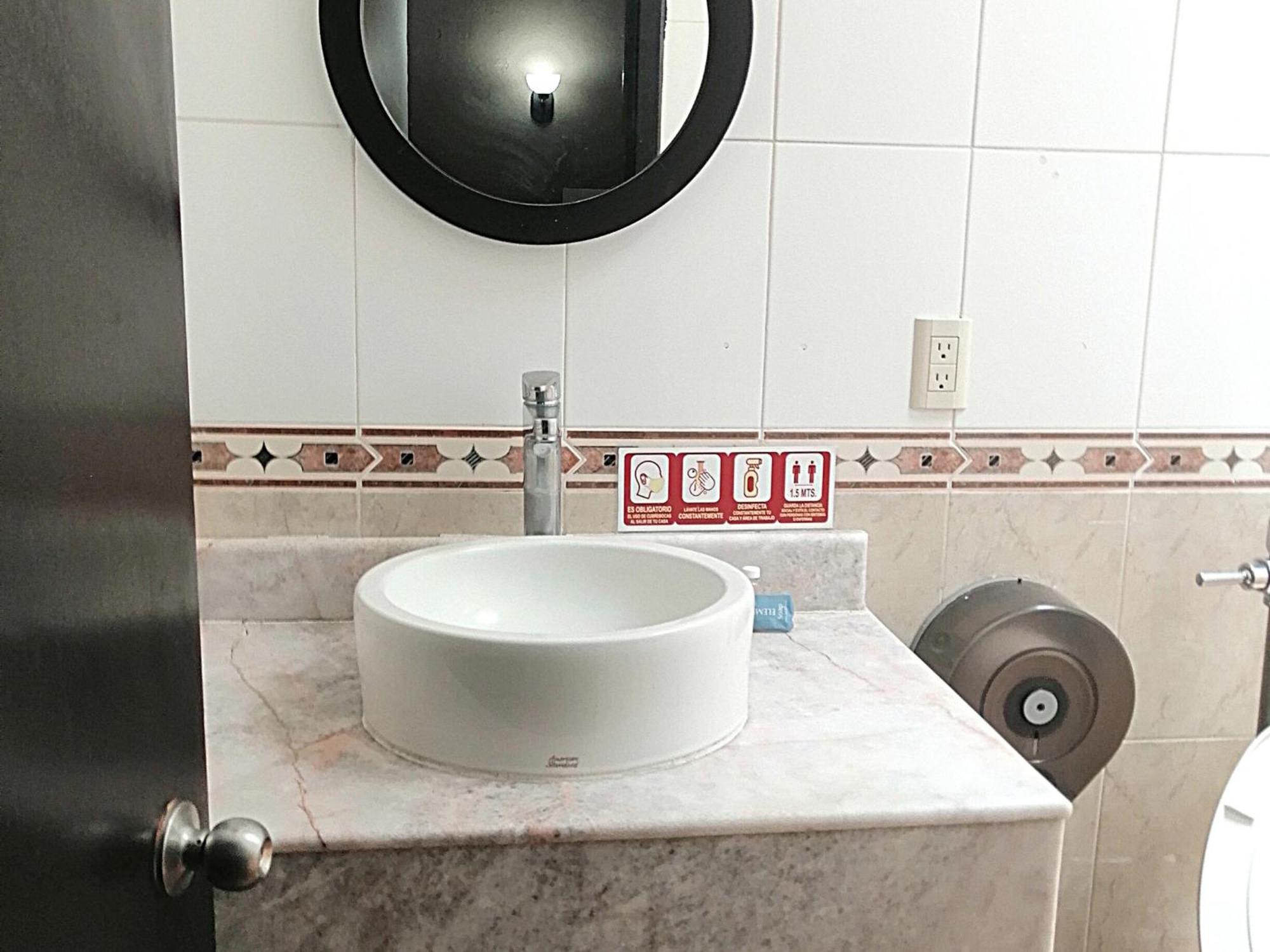 Hotel Aquiles Guadalajara Bilik gambar