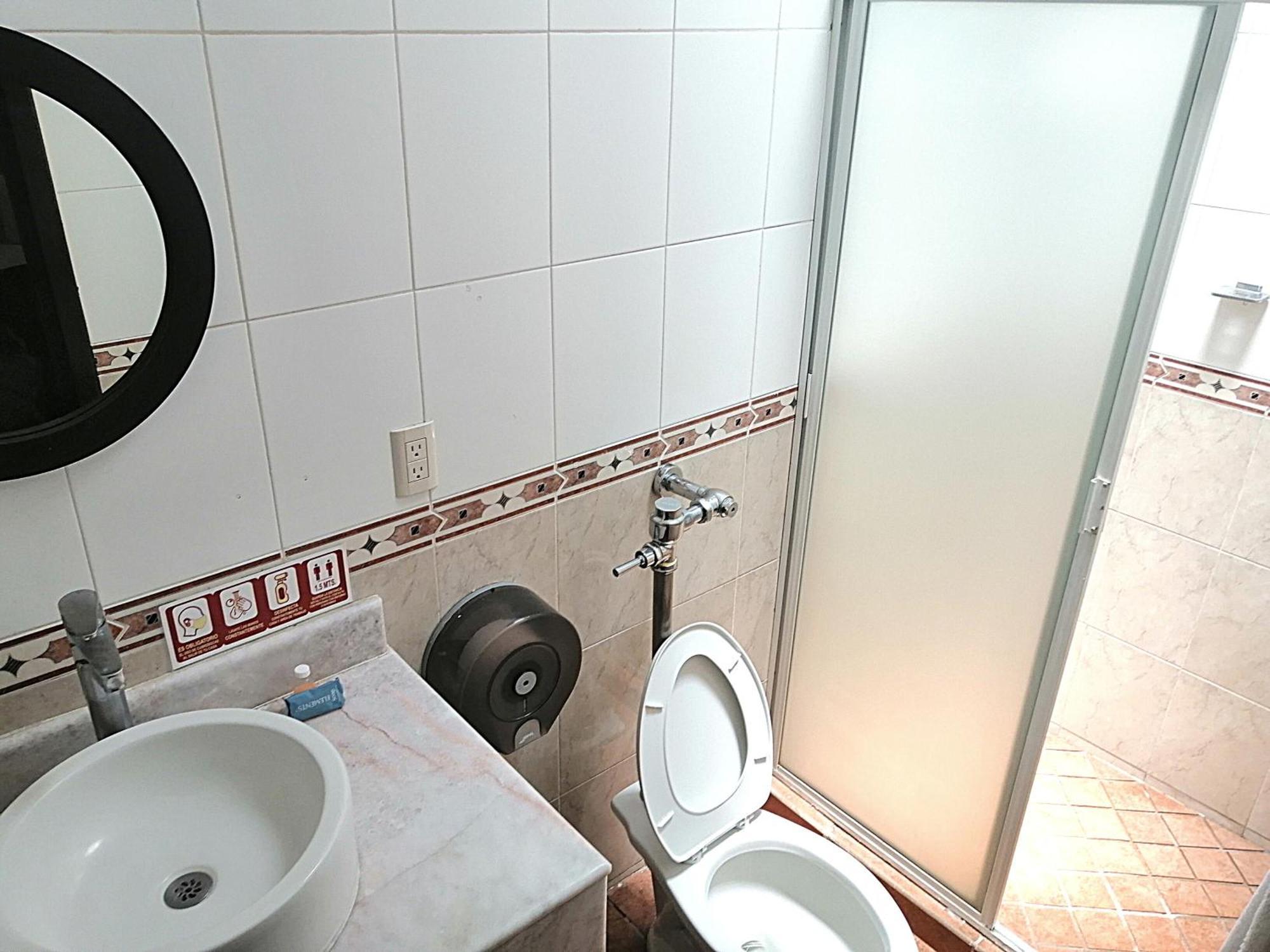 Hotel Aquiles Guadalajara Bilik gambar