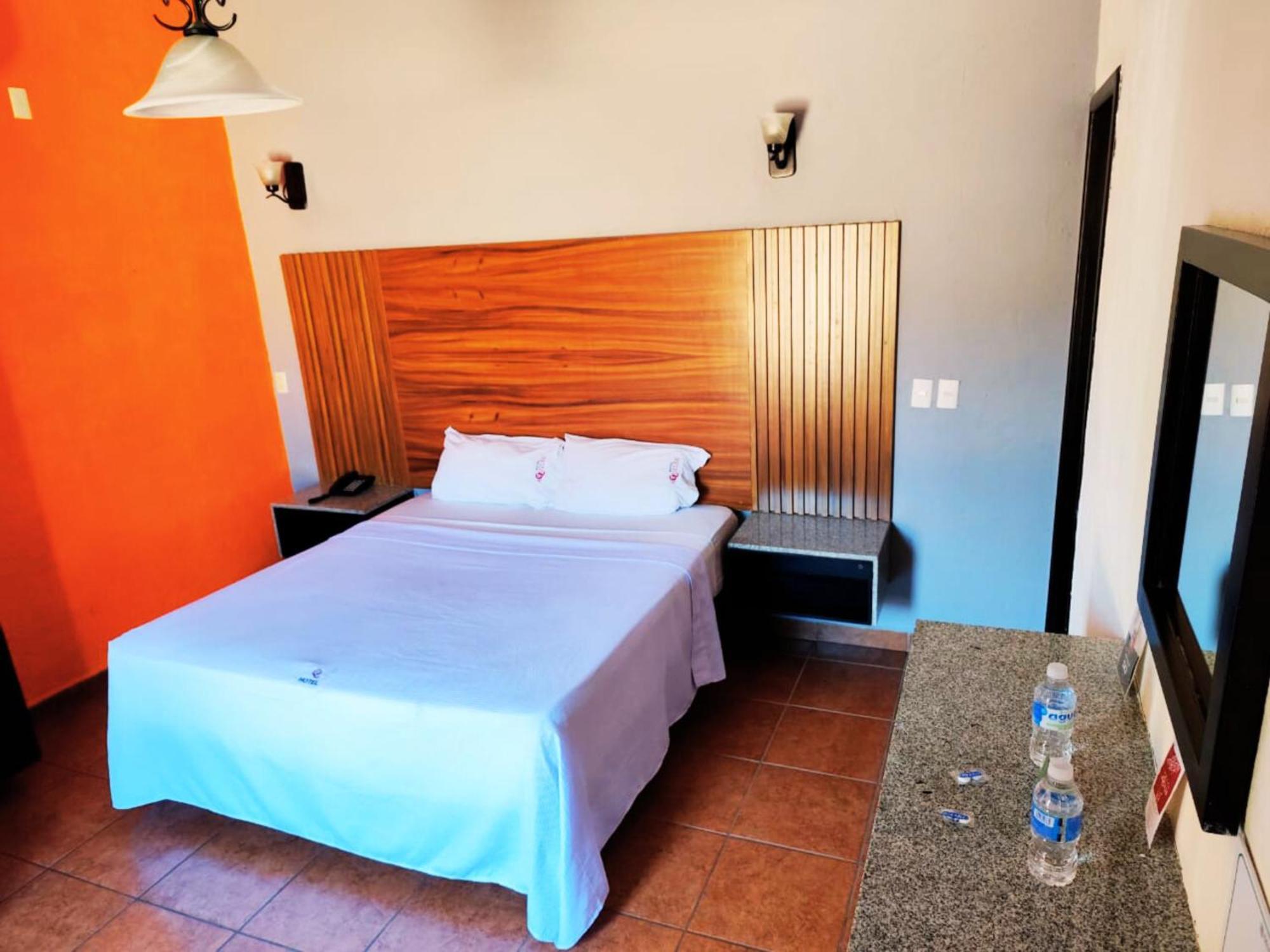 Hotel Aquiles Guadalajara Bilik gambar