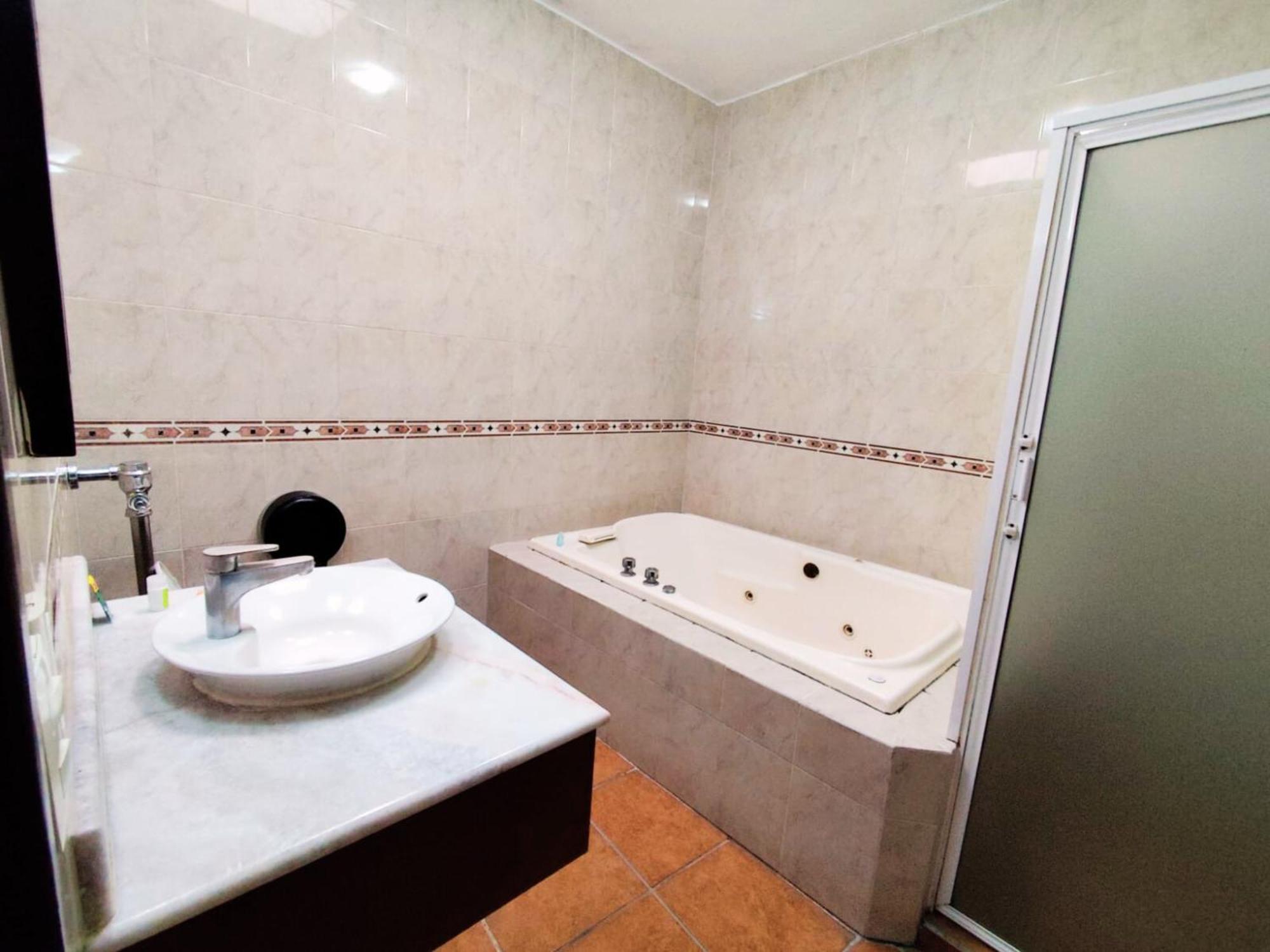 Hotel Aquiles Guadalajara Bilik gambar